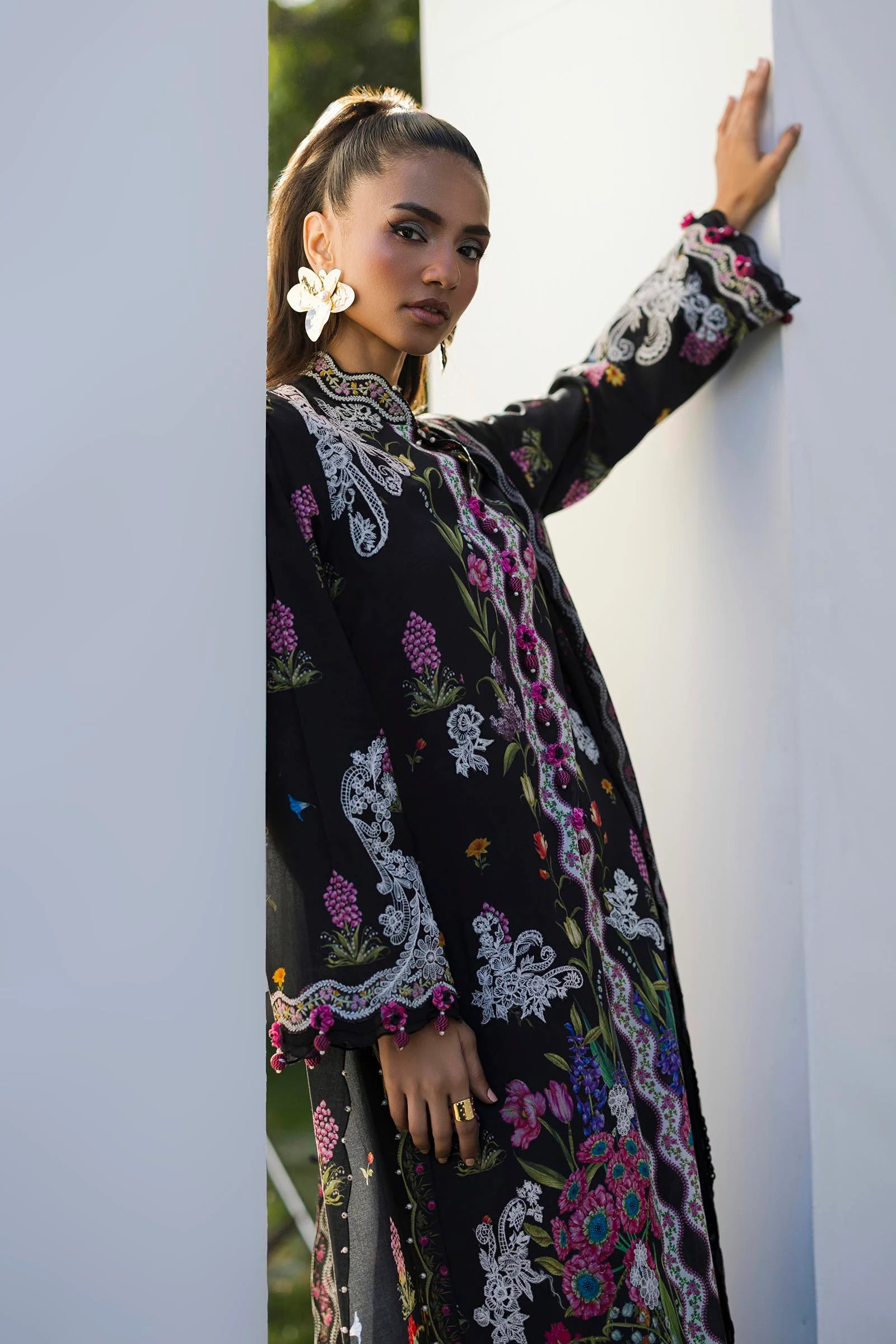 M252-001A-CI | Sana Safinaz | Muzlin Lawn 2025