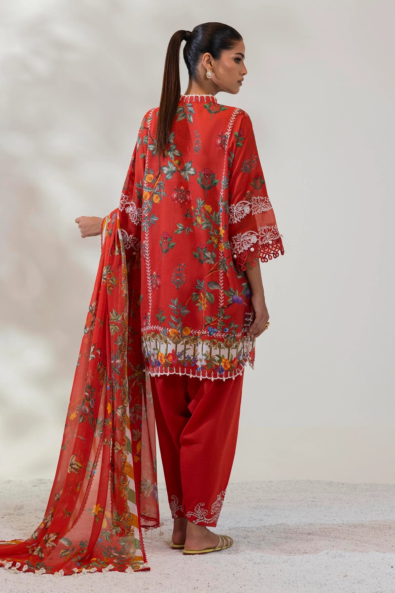 M252-004A-CI | Sana Safinaz | Muzlin Lawn 2025