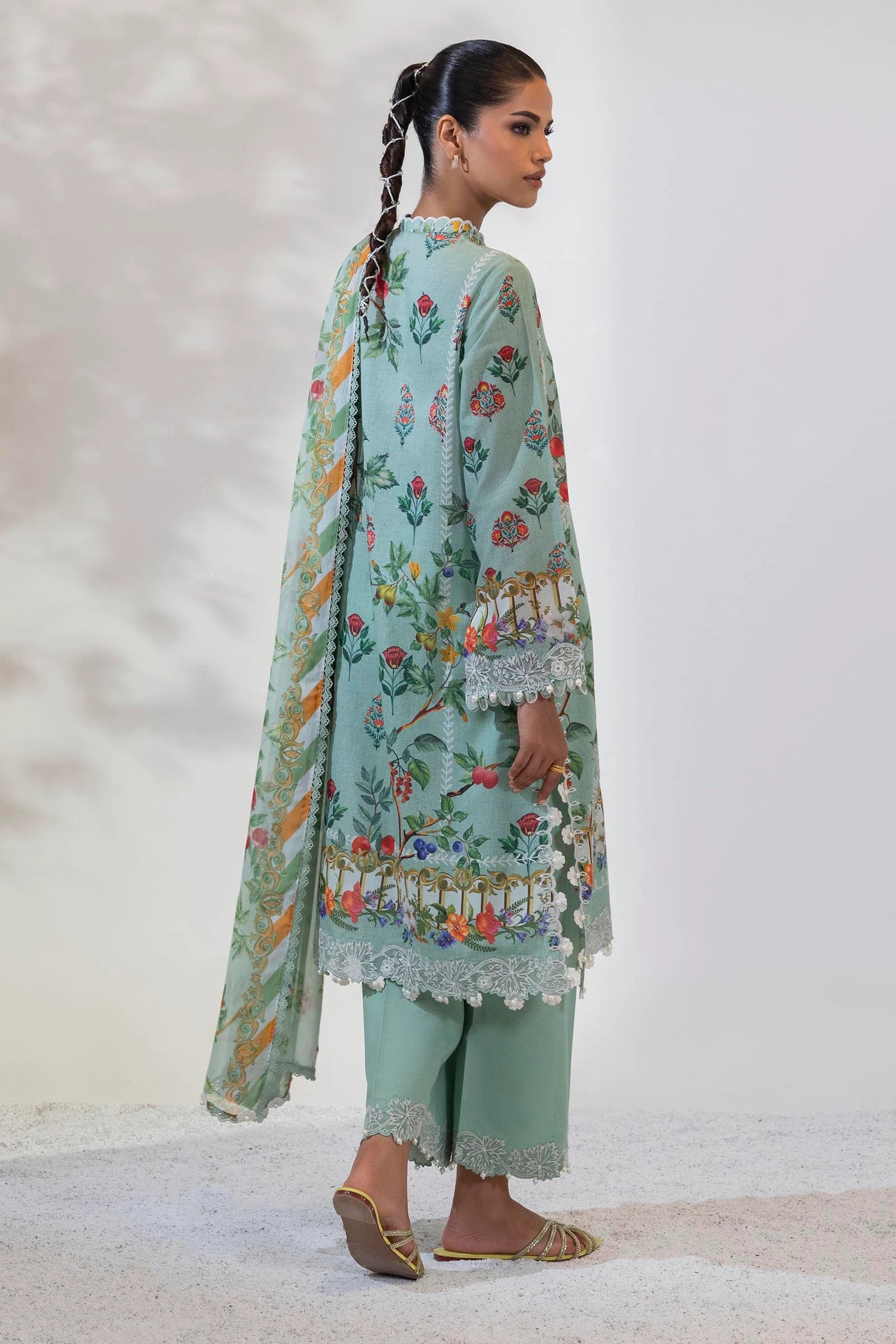 M252-004B-CI | Sana Safinaz | Muzlin Lawn 2025