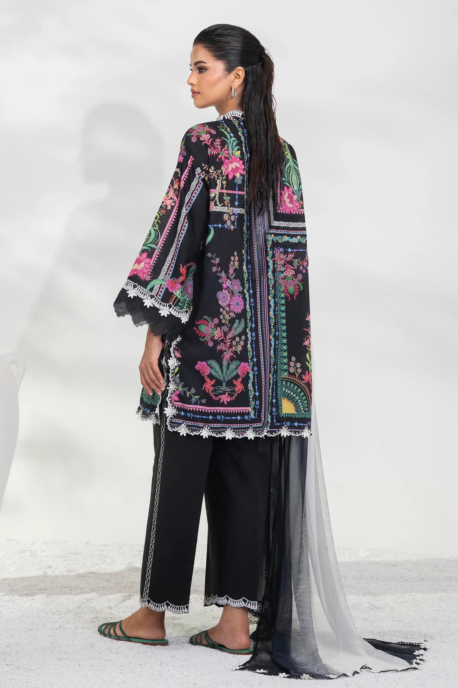 M252-006A-CI | Sana Safinaz | Muzlin Lawn 2025