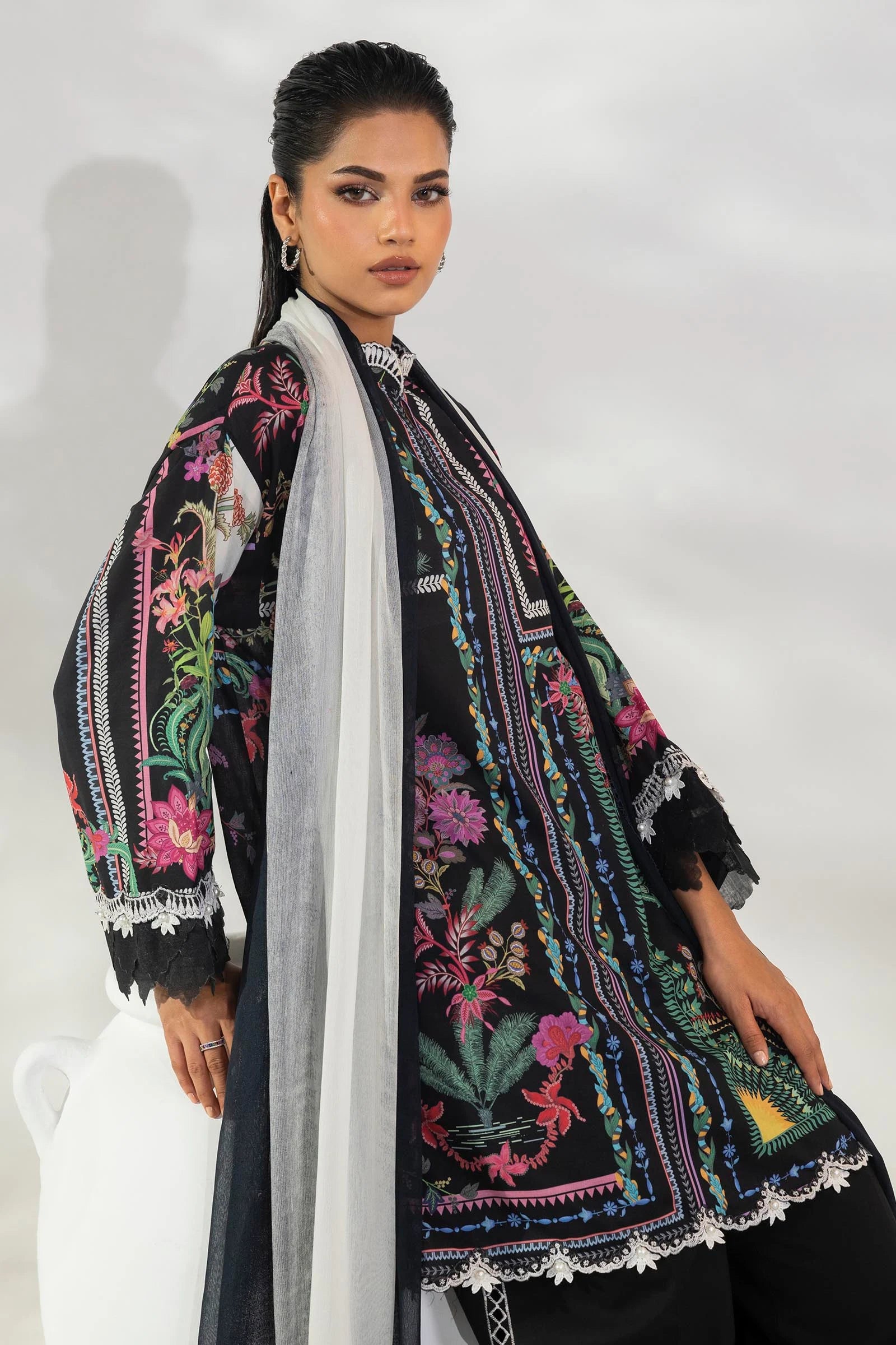 M252-006A-CI | Sana Safinaz | Muzlin Lawn 2025