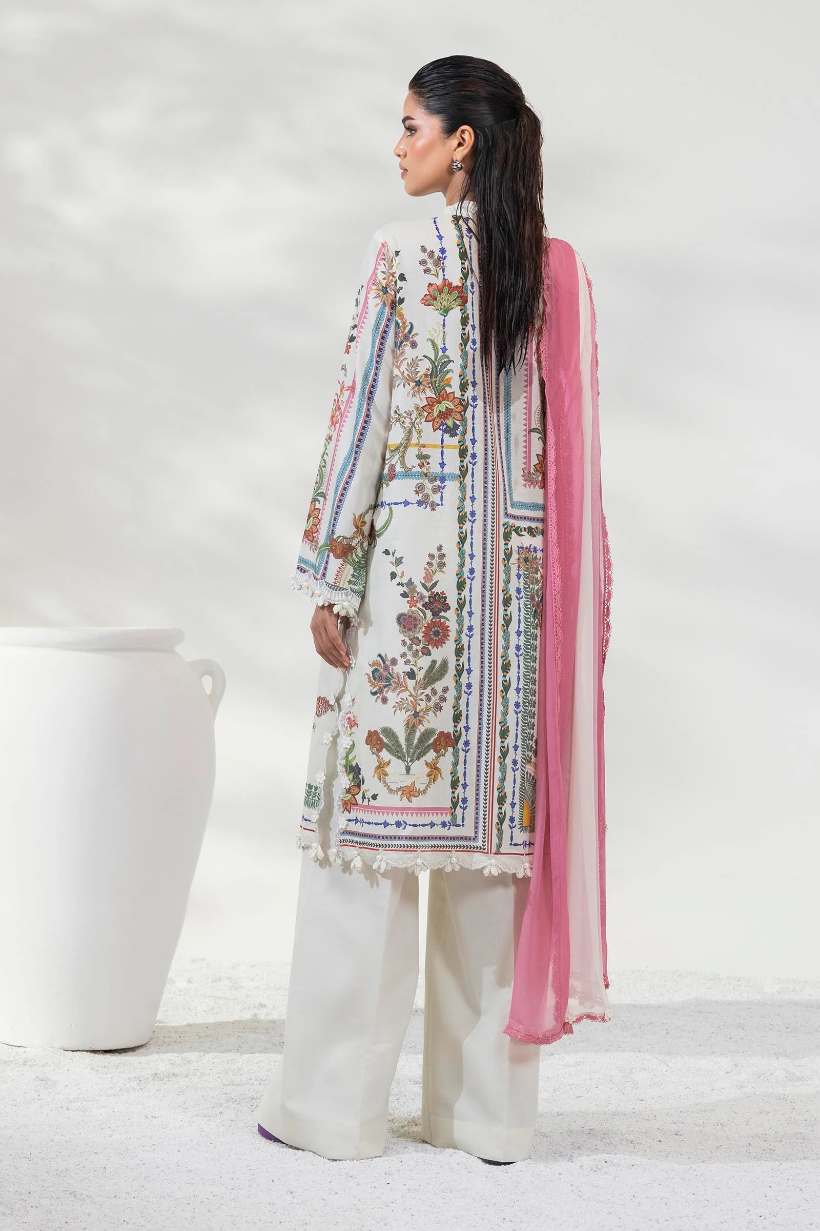 M252-006B-CI | Sana Safinaz | Muzlin Lawn 2025