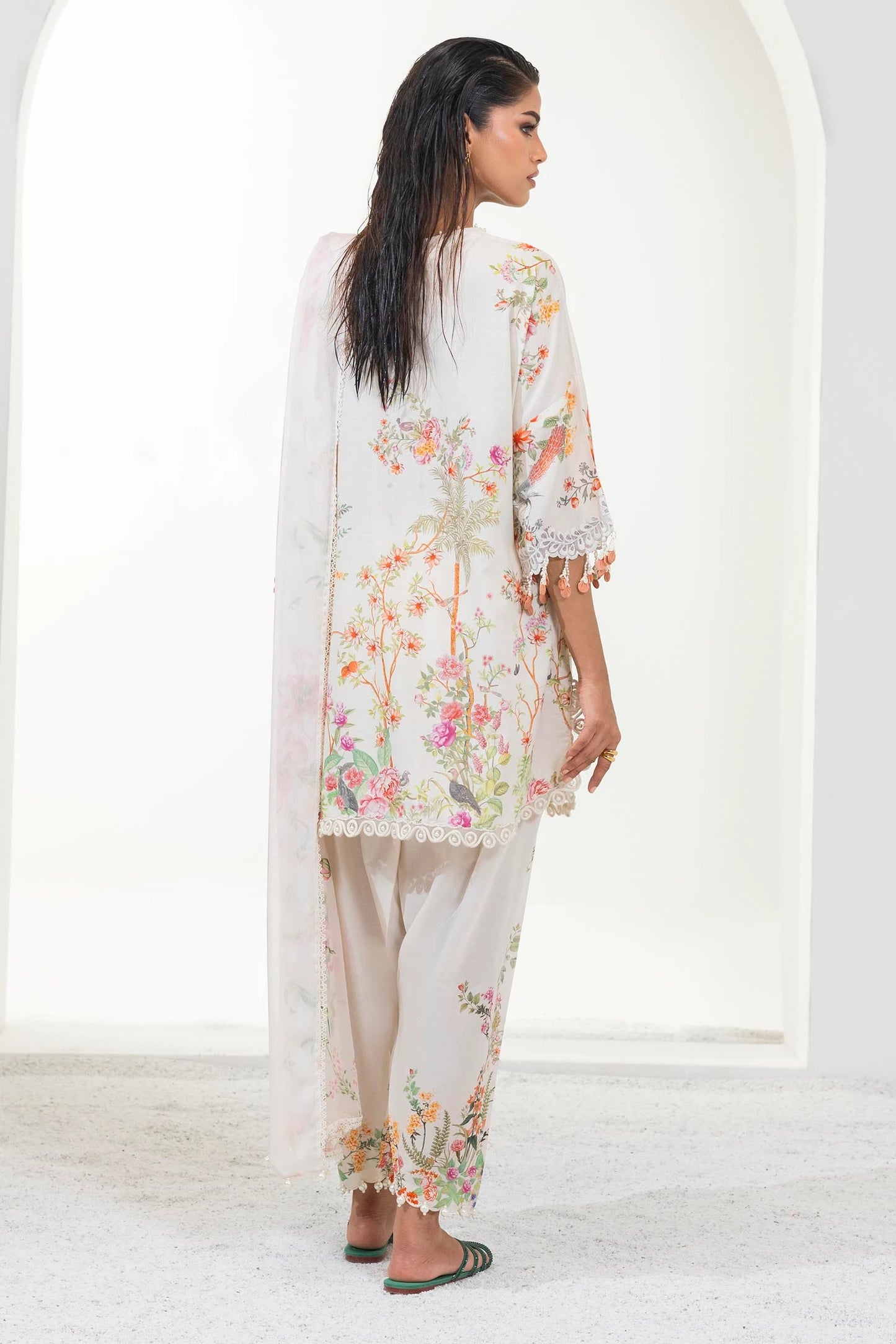 M252-008B-CI | Sana Safinaz | Muzlin Lawn 2025
