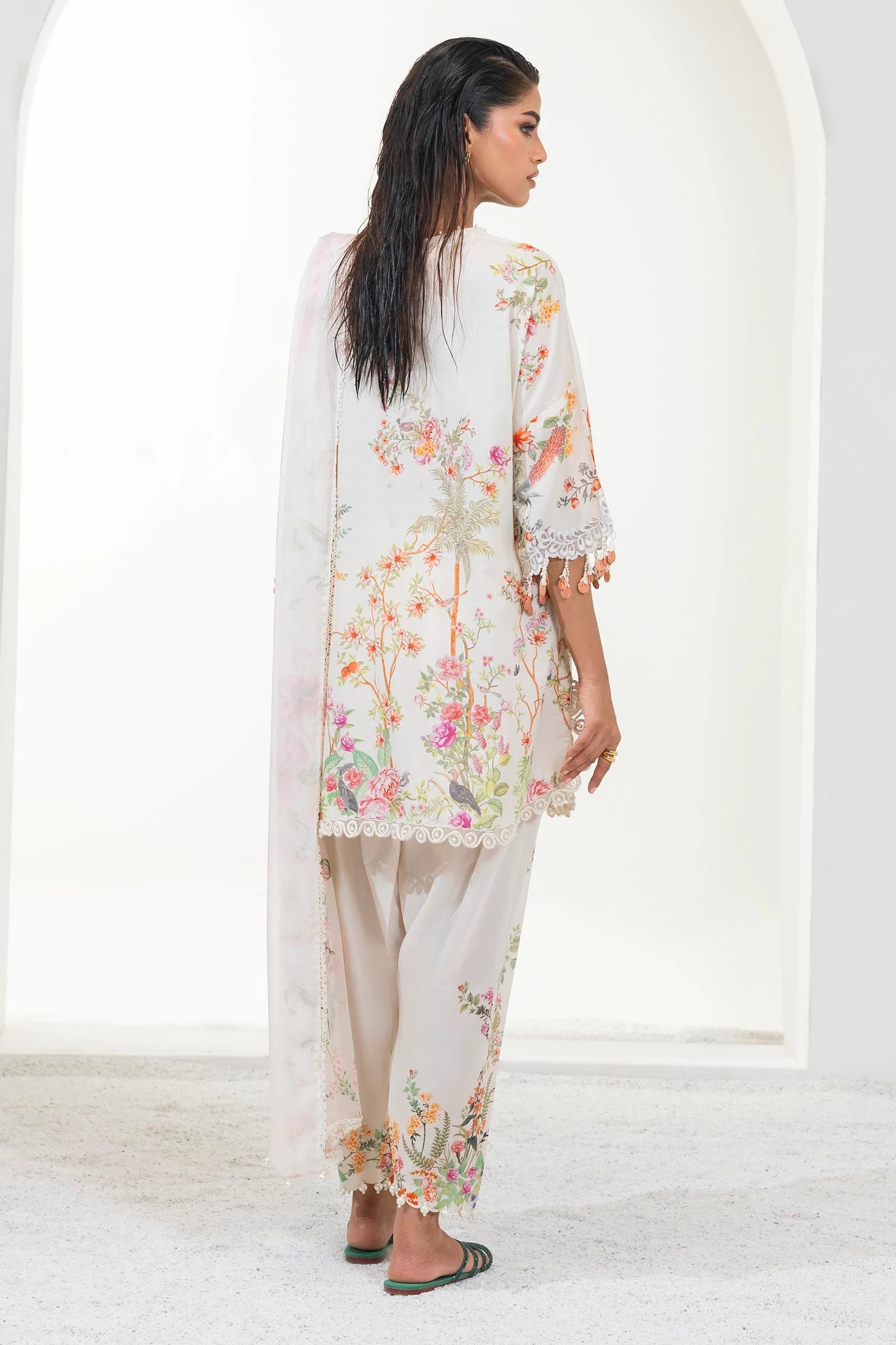 M252-008B-CI | Sana Safinaz | Muzlin Lawn 2025