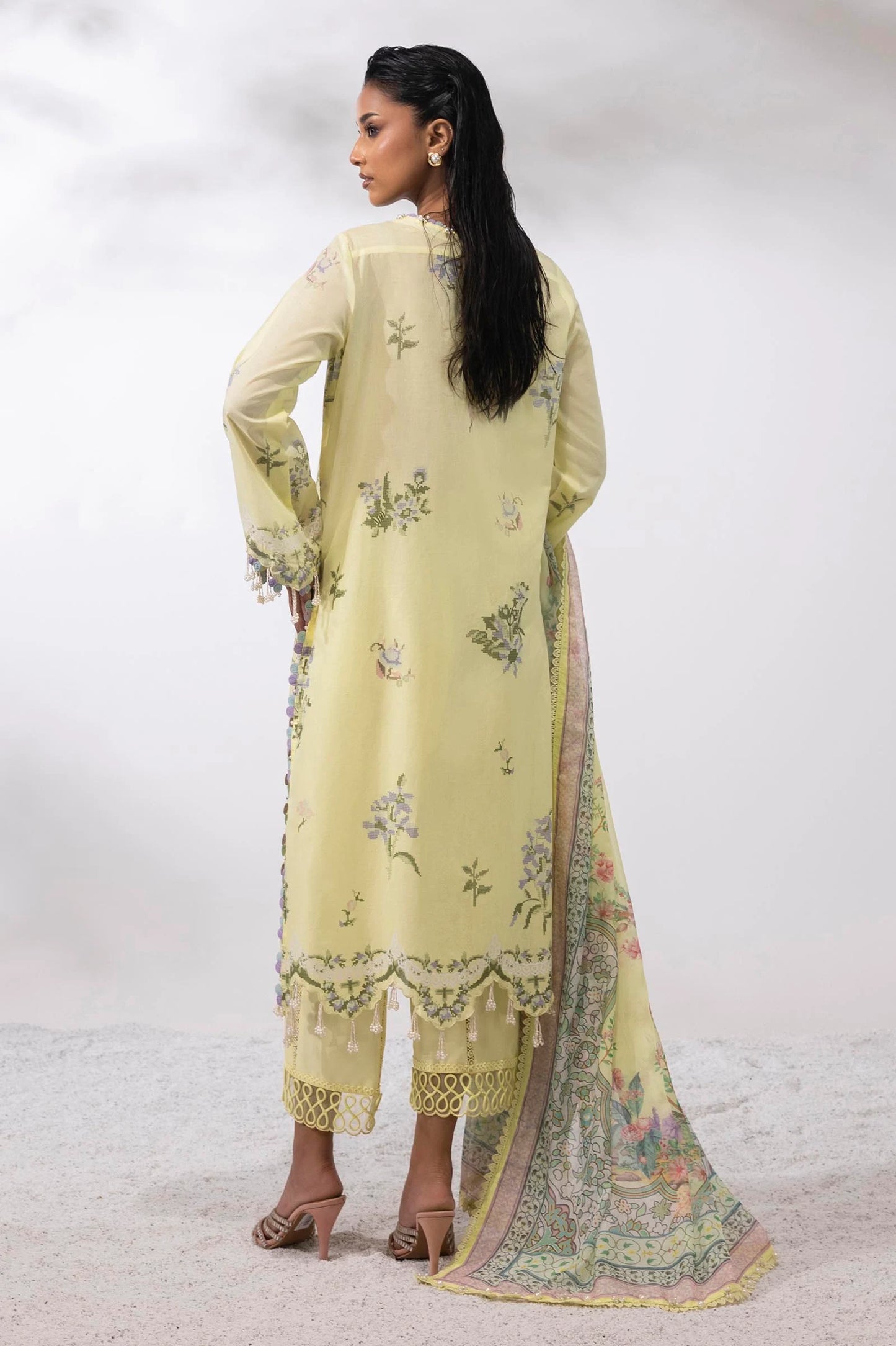 M252-009A-CL | Sana Safinaz | Muzlin Lawn 2025