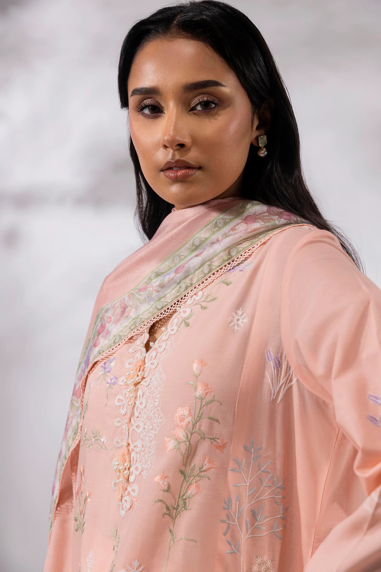 M252-010B-CV | Sana Safinaz | Muzlin Lawn 2025