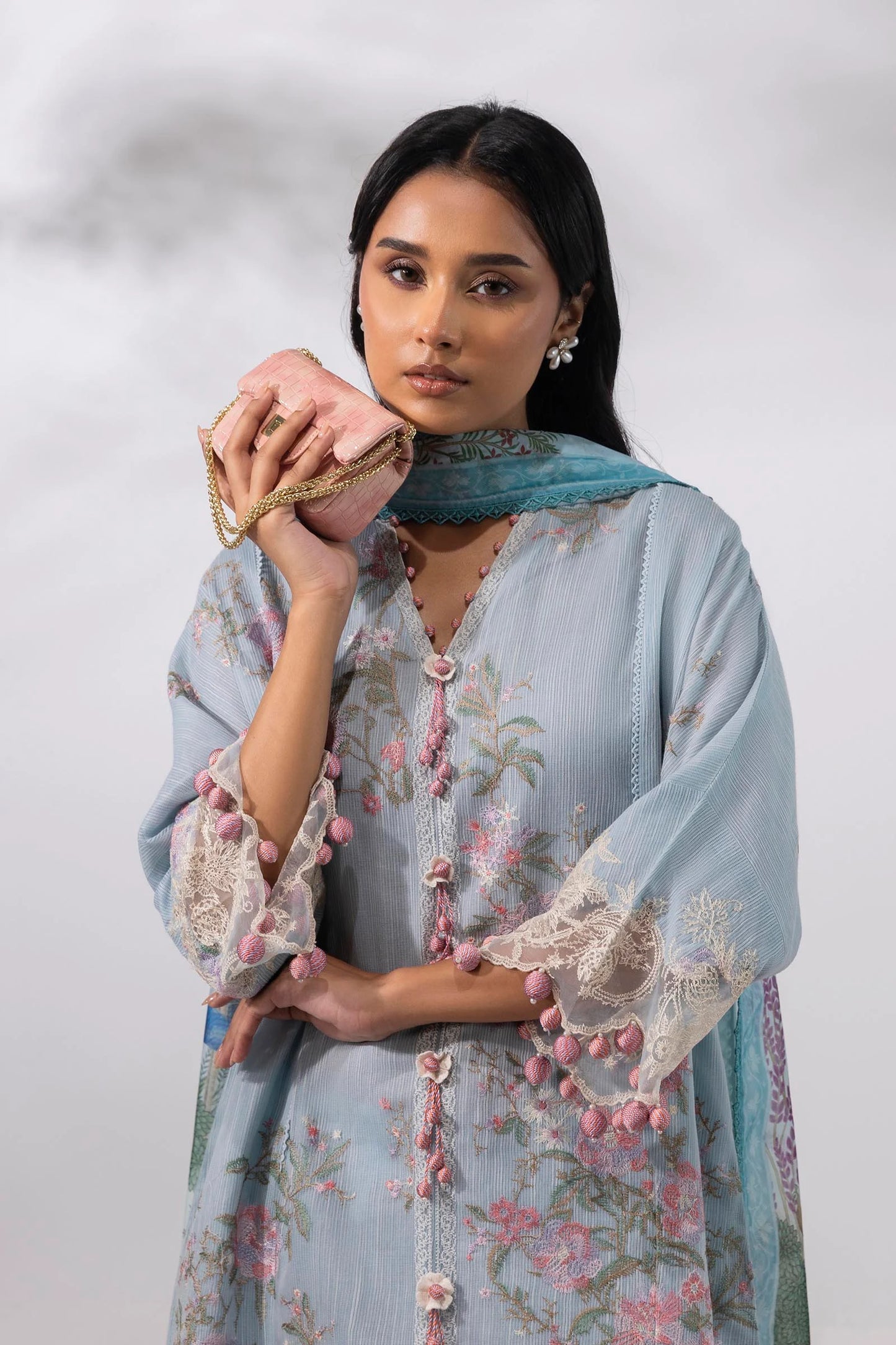 M252-013A-CL | Sana Safinaz | Muzlin Lawn 2025
