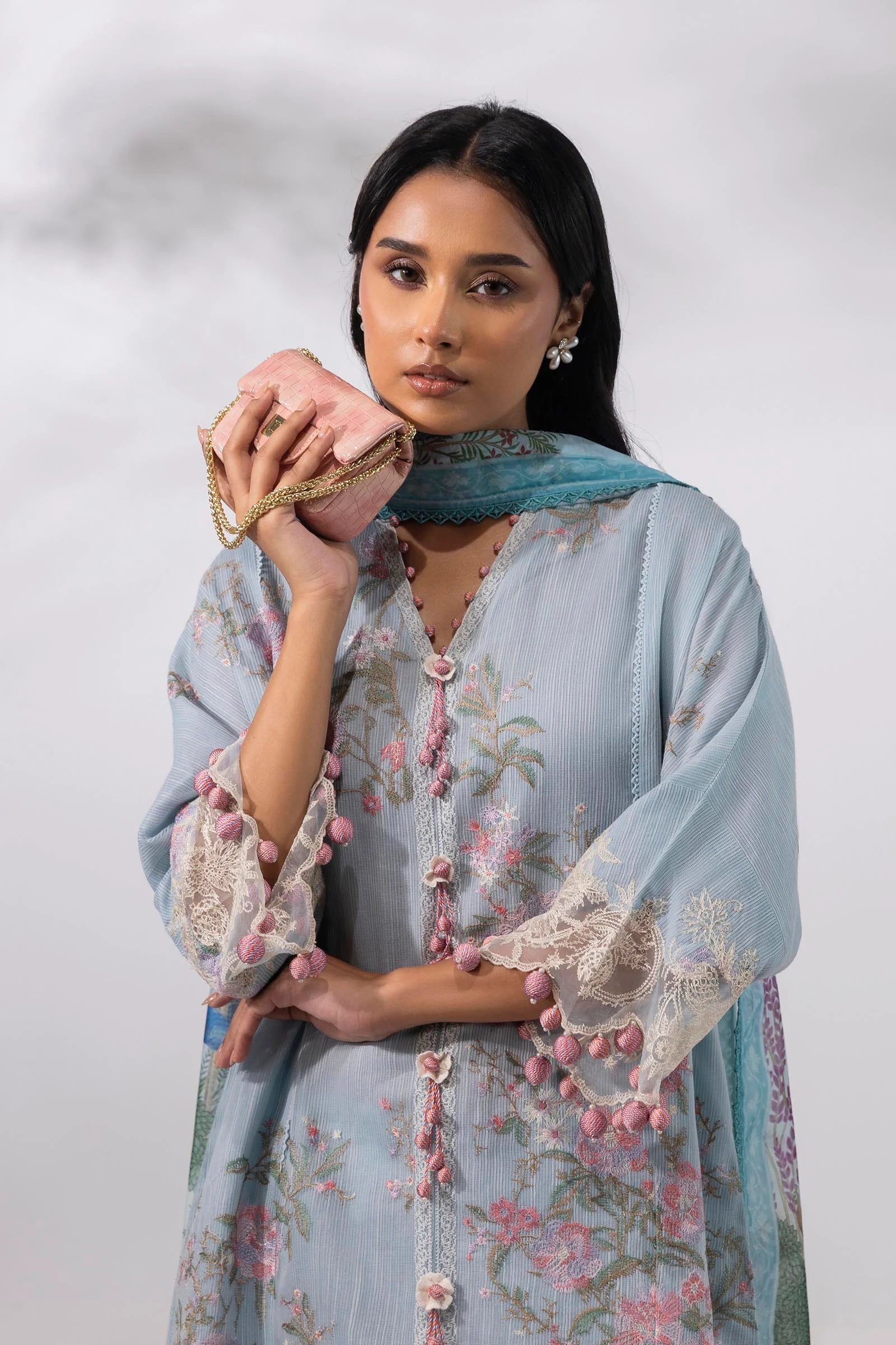 M252-013A-CL | Sana Safinaz | Muzlin Lawn 2025