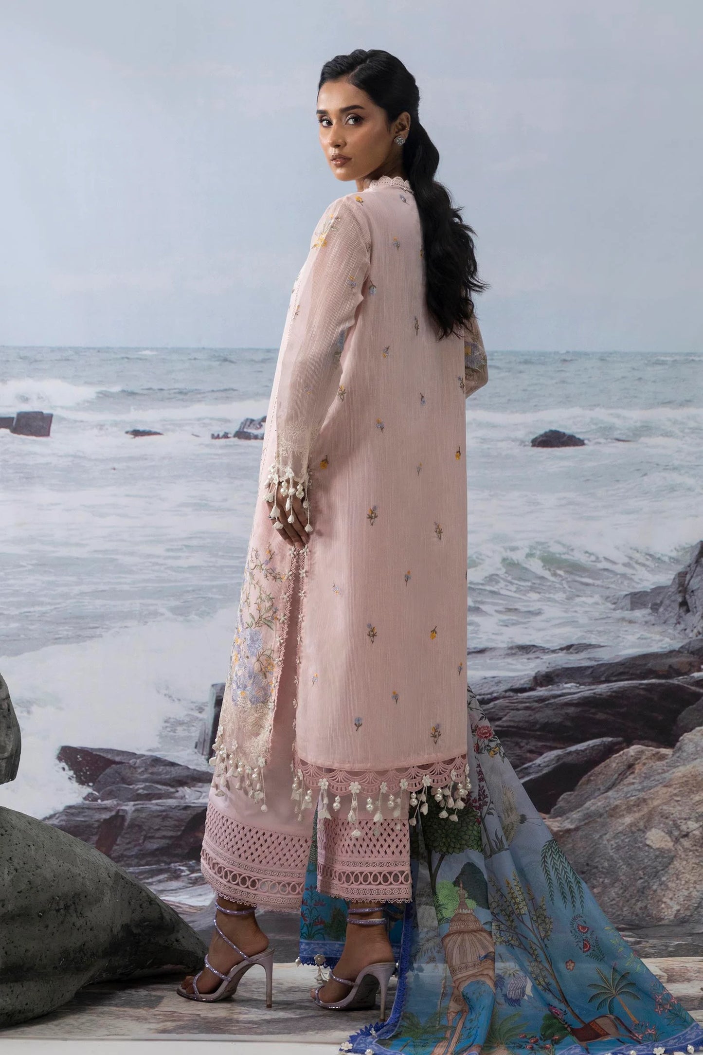 M252-013B-CL | Sana Safinaz | Muzlin Lawn 2025