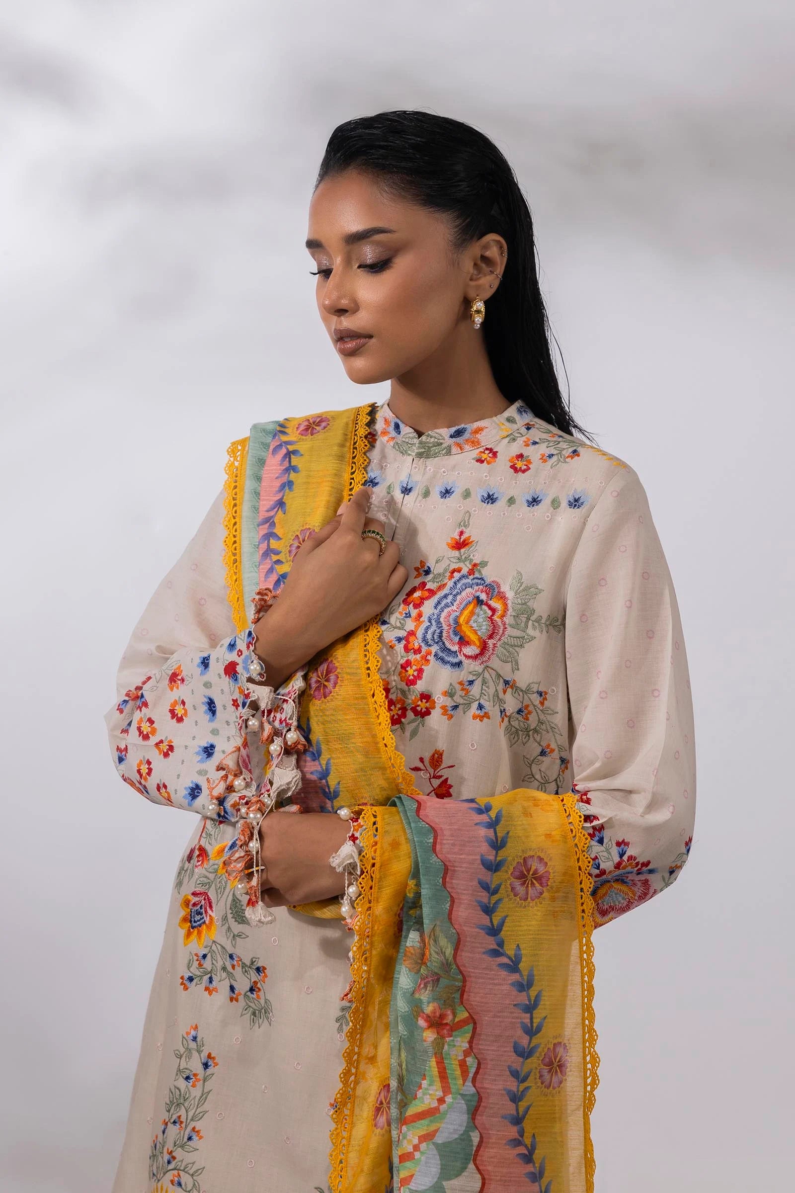 M252-018A-CV | Sana Safinaz | Muzlin Lawn 2025