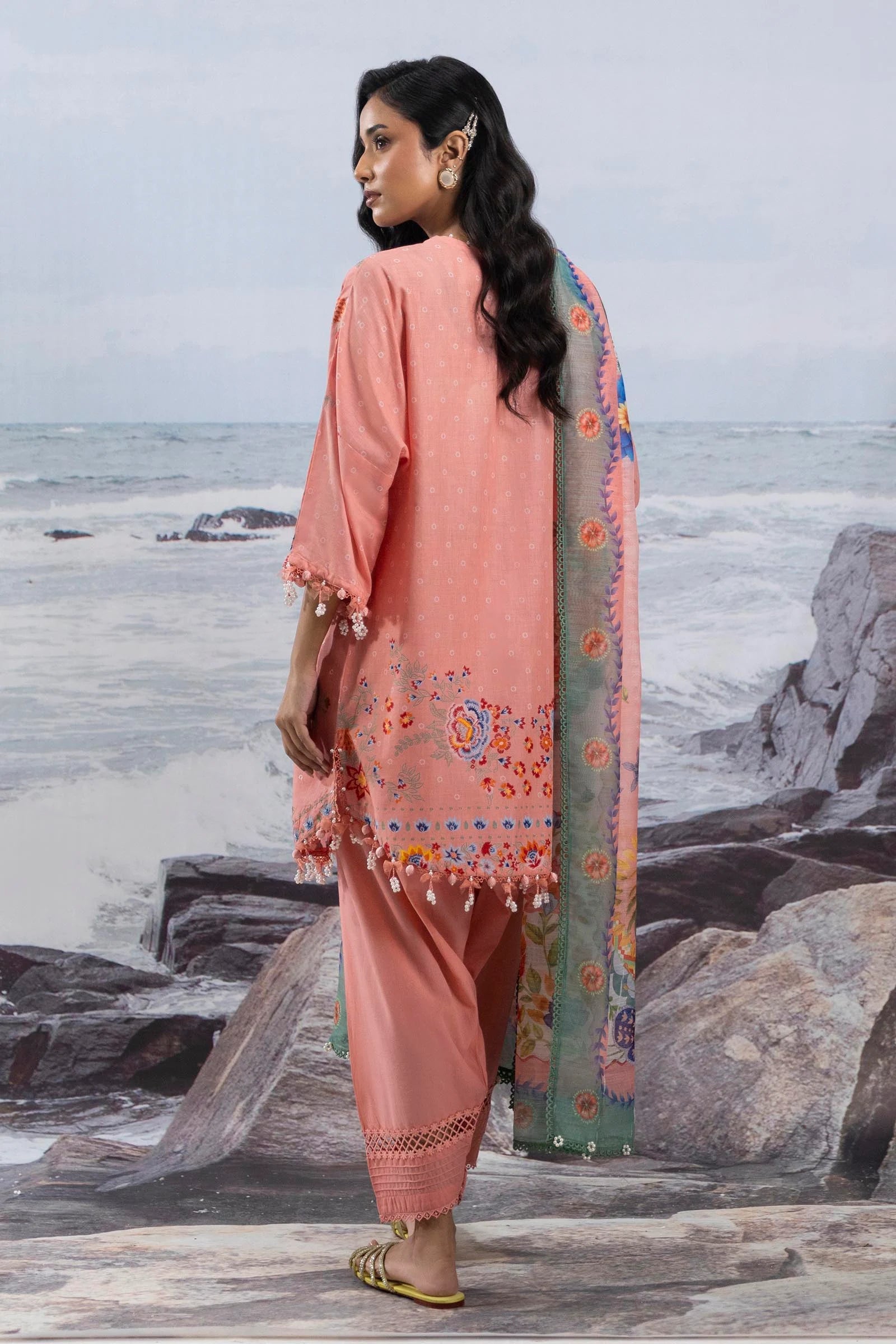 M252-018B-CV | Sana Safinaz | Muzlin Lawn 2025
