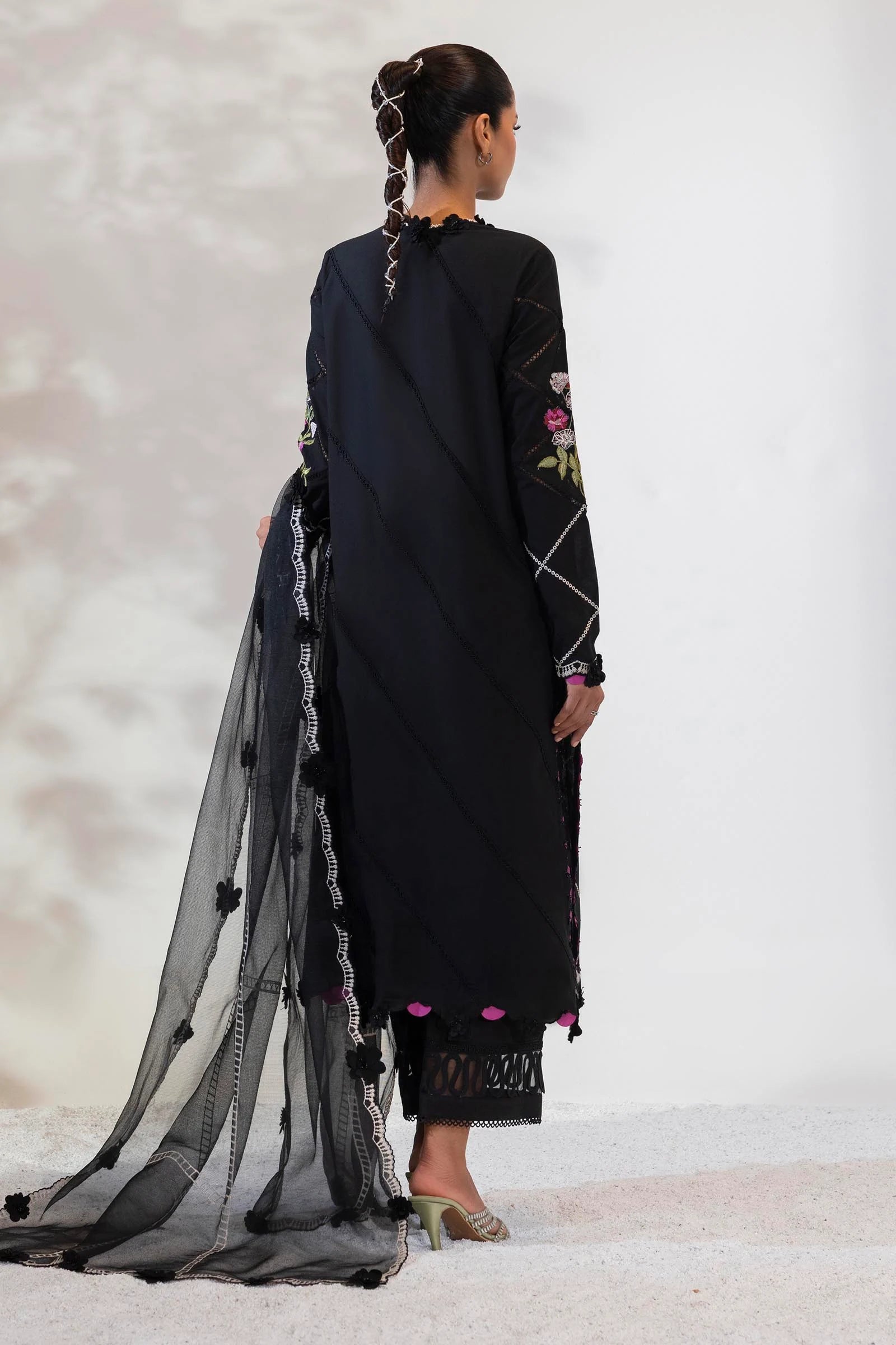 M252-019A-CT | Sana Safinaz | Muzlin Lawn 2025
