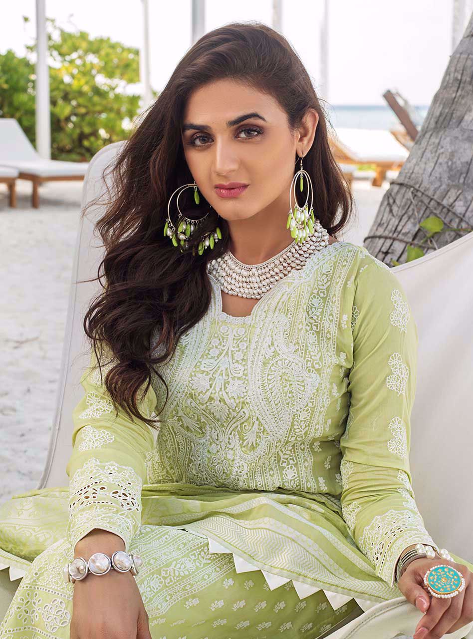 Dewy Floret B | Zainab Chottani | Luxury Lawn/Chikankari'20
