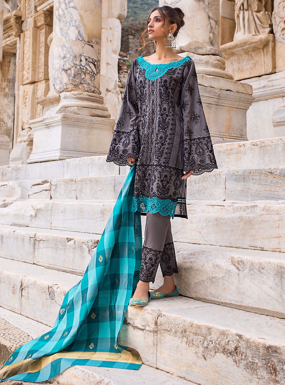 Sanem- 1B | Zainab Chottani |Luxury Chikankari Collection 2021