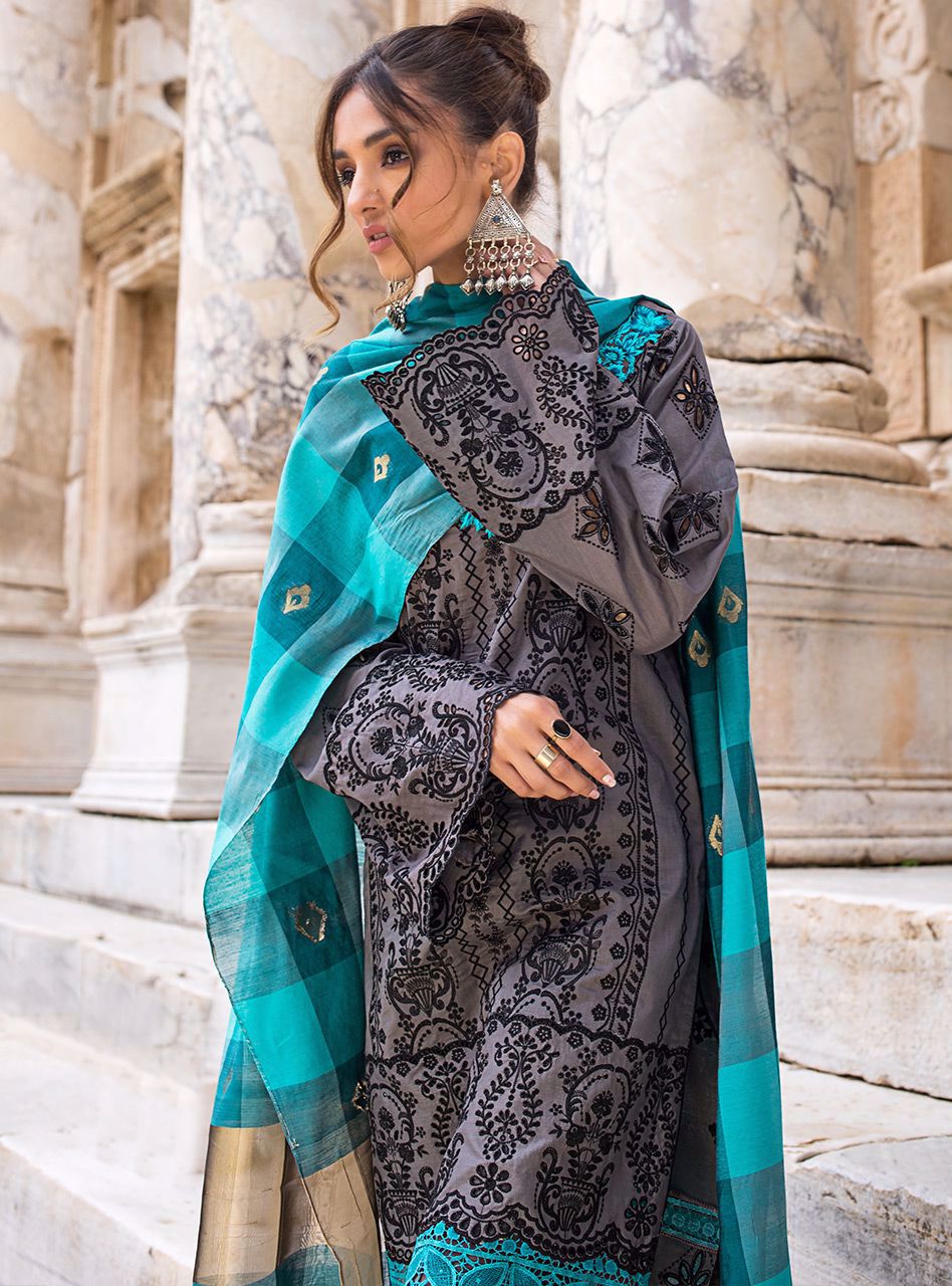Sanem- 1B | Zainab Chottani |Luxury Chikankari Collection 2021