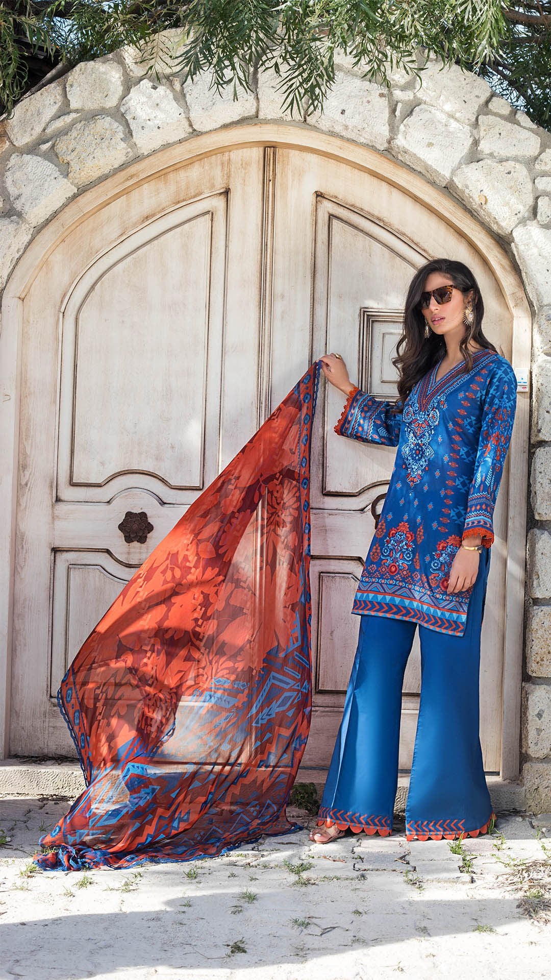 Rusted Glam B | Zainab Chottani  | Tahra Lawn 2021