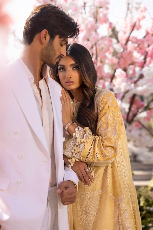 10B | Sana Safinaz | Luxury Lawn 2022