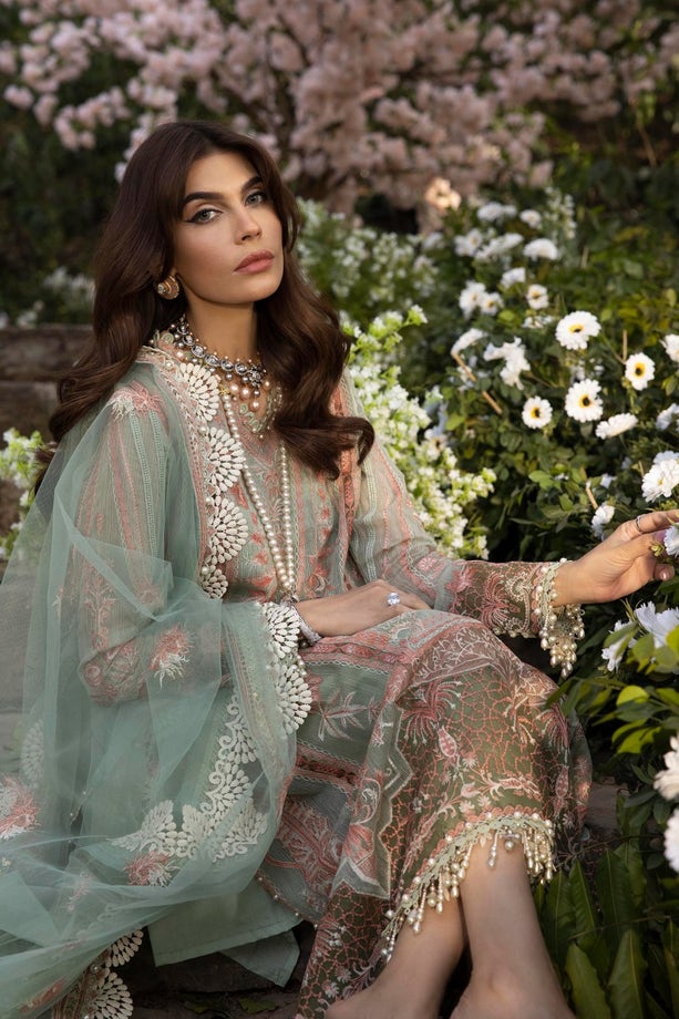 11B | Sana Safinaz | Luxury Lawn 2022