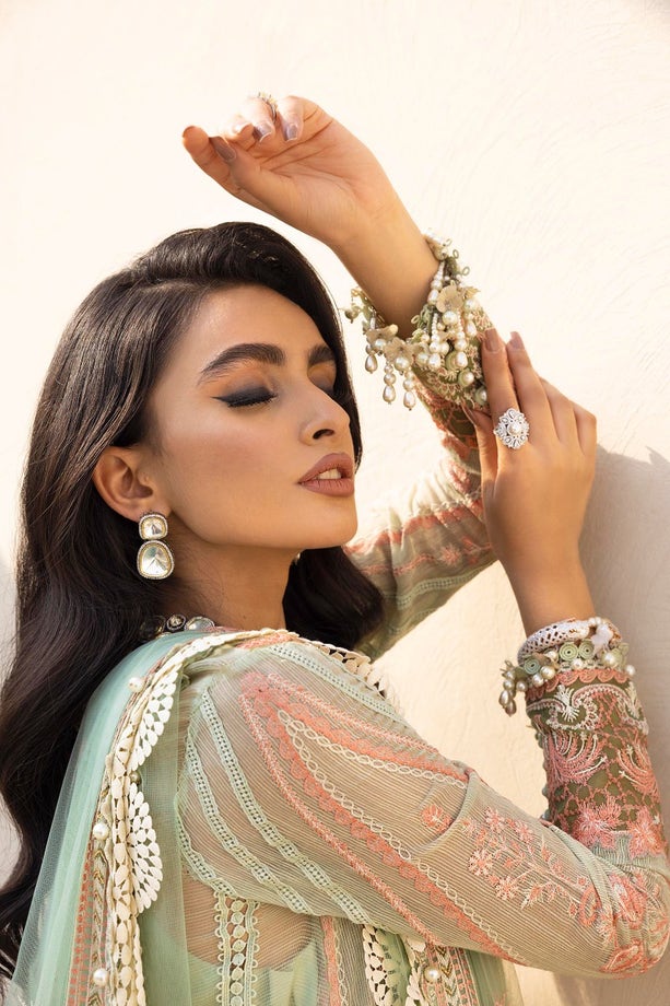 11B | Sana Safinaz | Luxury Lawn 2022