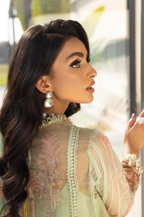 11B | Sana Safinaz | Luxury Lawn 2022