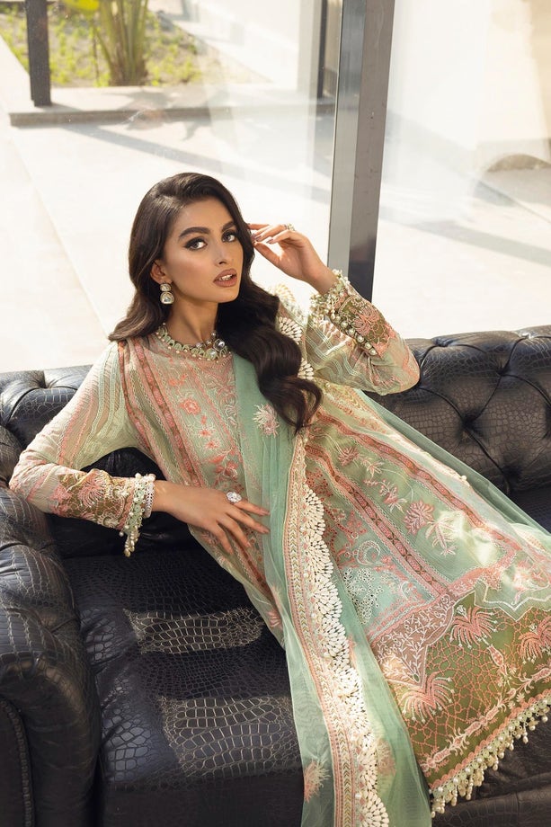 11B | Sana Safinaz | Luxury Lawn 2022