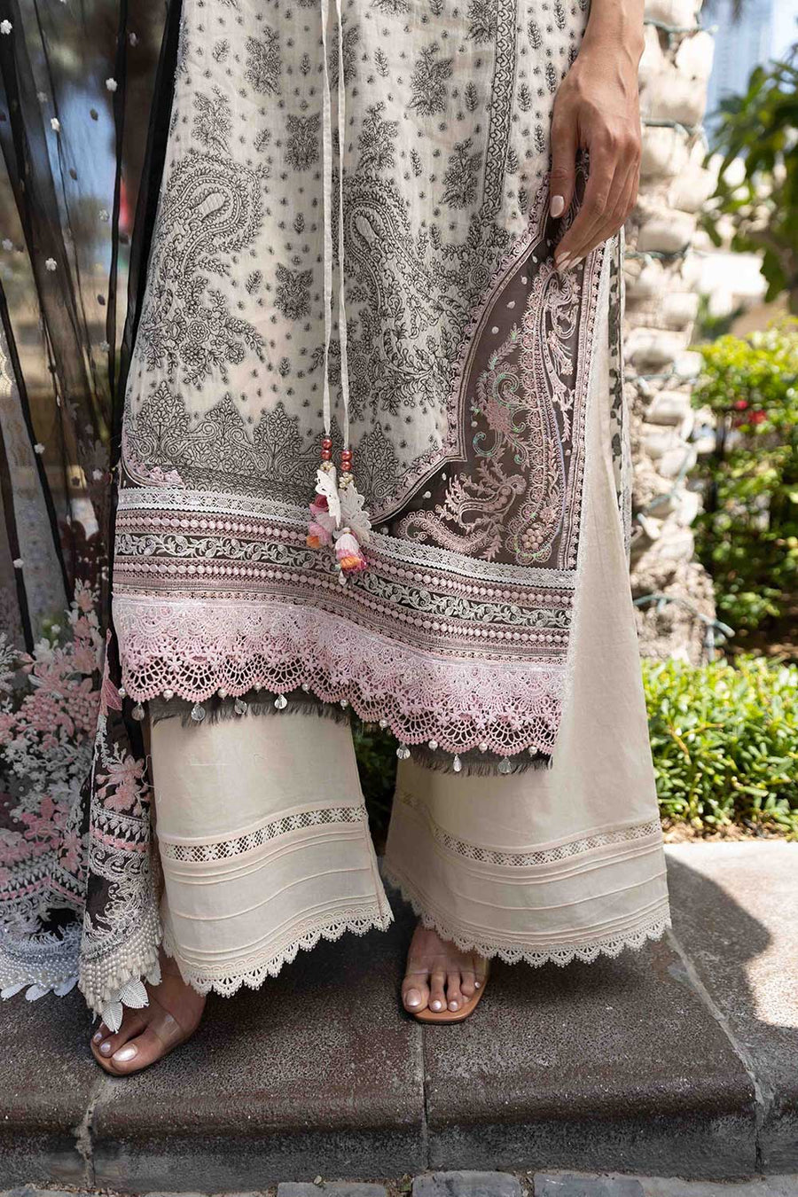 L22 - 13A | Sobia Nazir | Luxury Lawn 2022