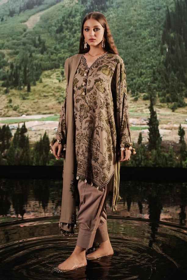 16B | Sana Safinaz | Mahay Winter Collection 2022