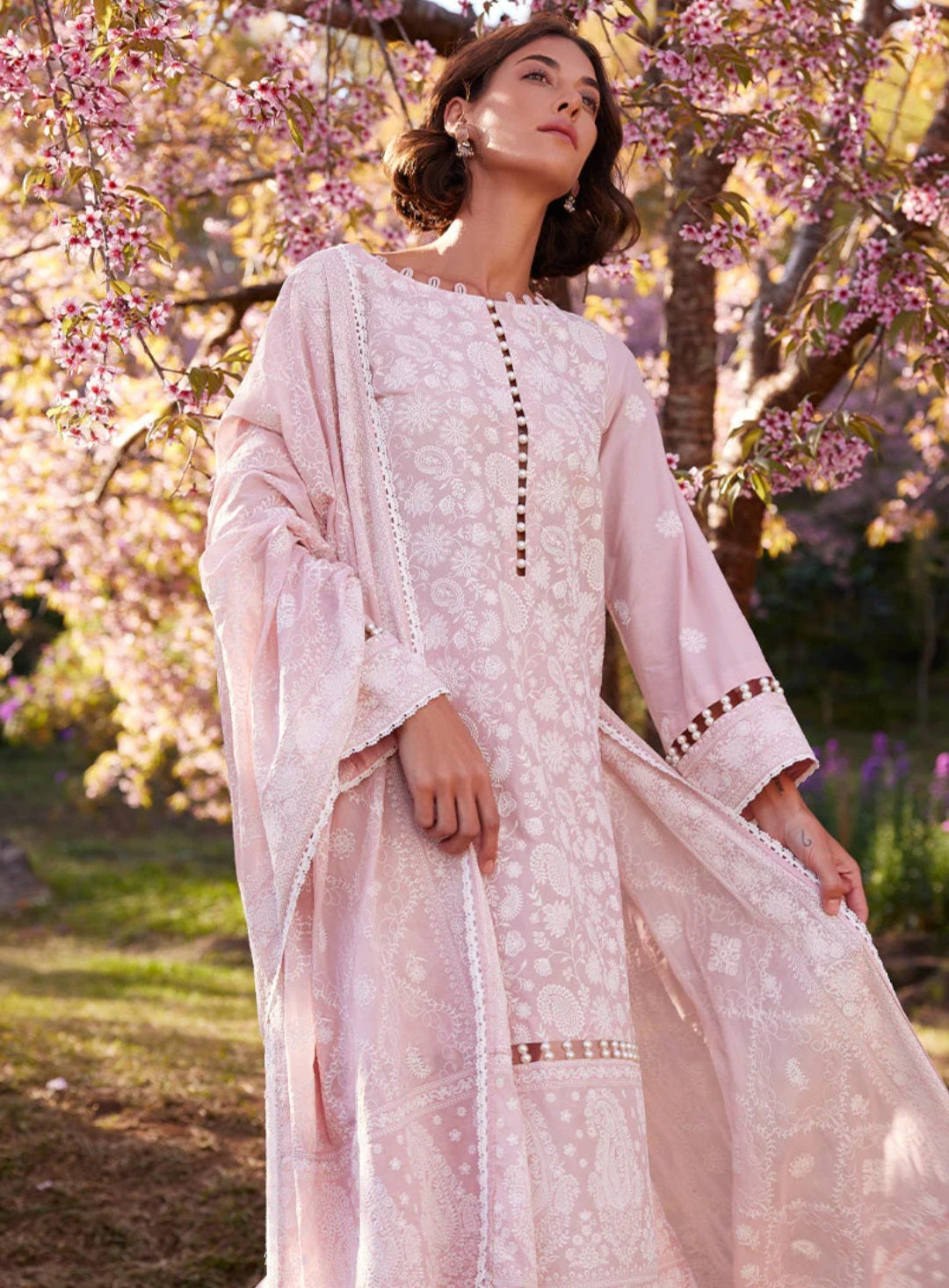 Nur | Image | Lawnkari® ’Collection 2023