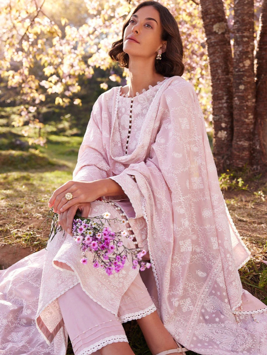 Nur | Image | Lawnkari® ’Collection 2023