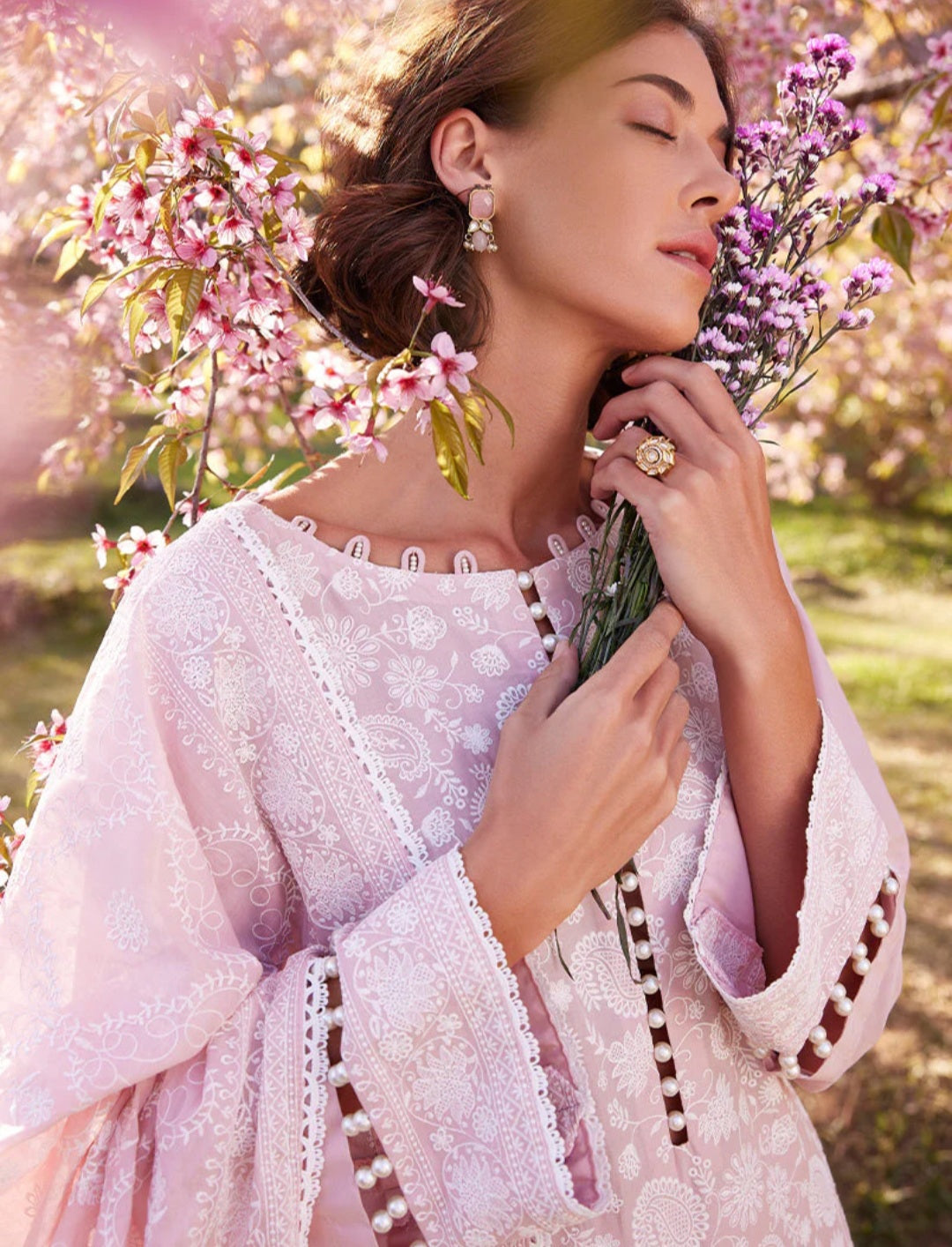 Nur | Image | Lawnkari® ’Collection 2023