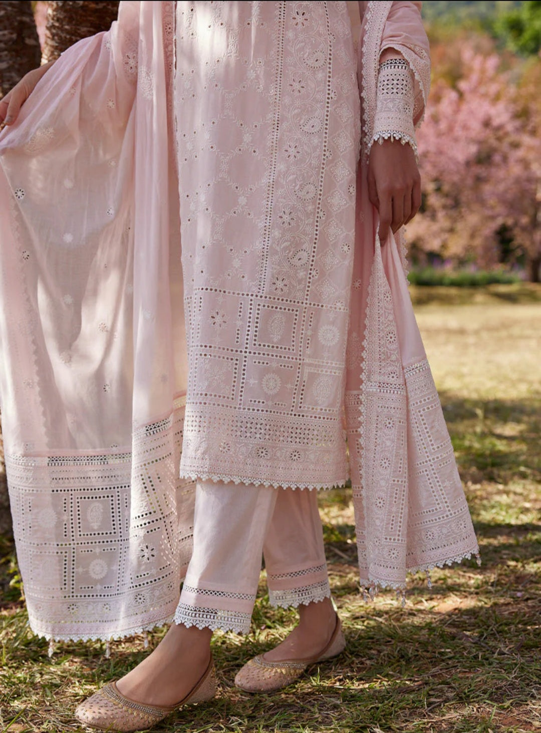 Elif | Image | Lawnkari® ’Collection 2023