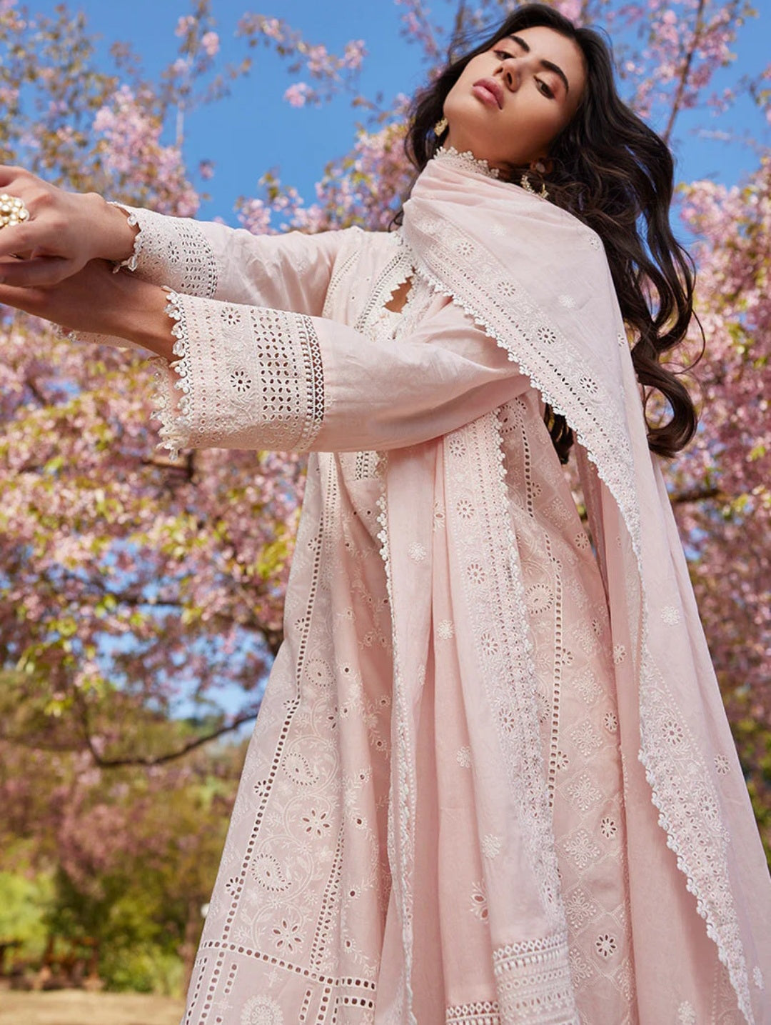 Elif | Image | Lawnkari® ’Collection 2023