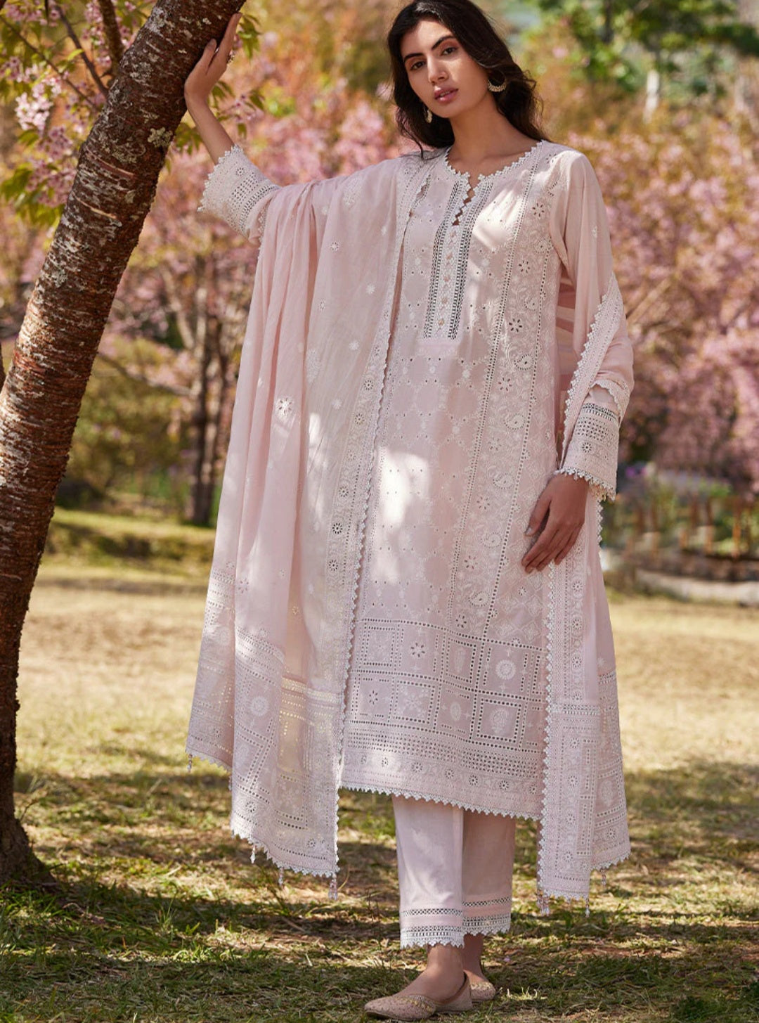 Elif | Image | Lawnkari® ’Collection 2023