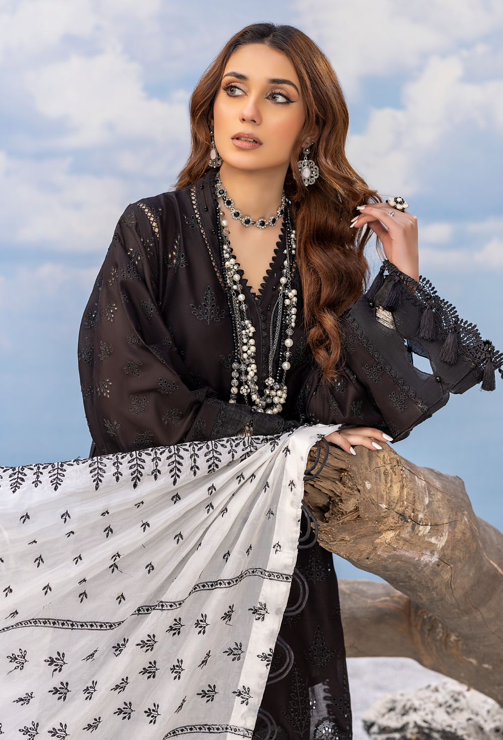 Gondola | Adan's Libas | Fuchsia Chapter 2 Chikankari Collection 2023
