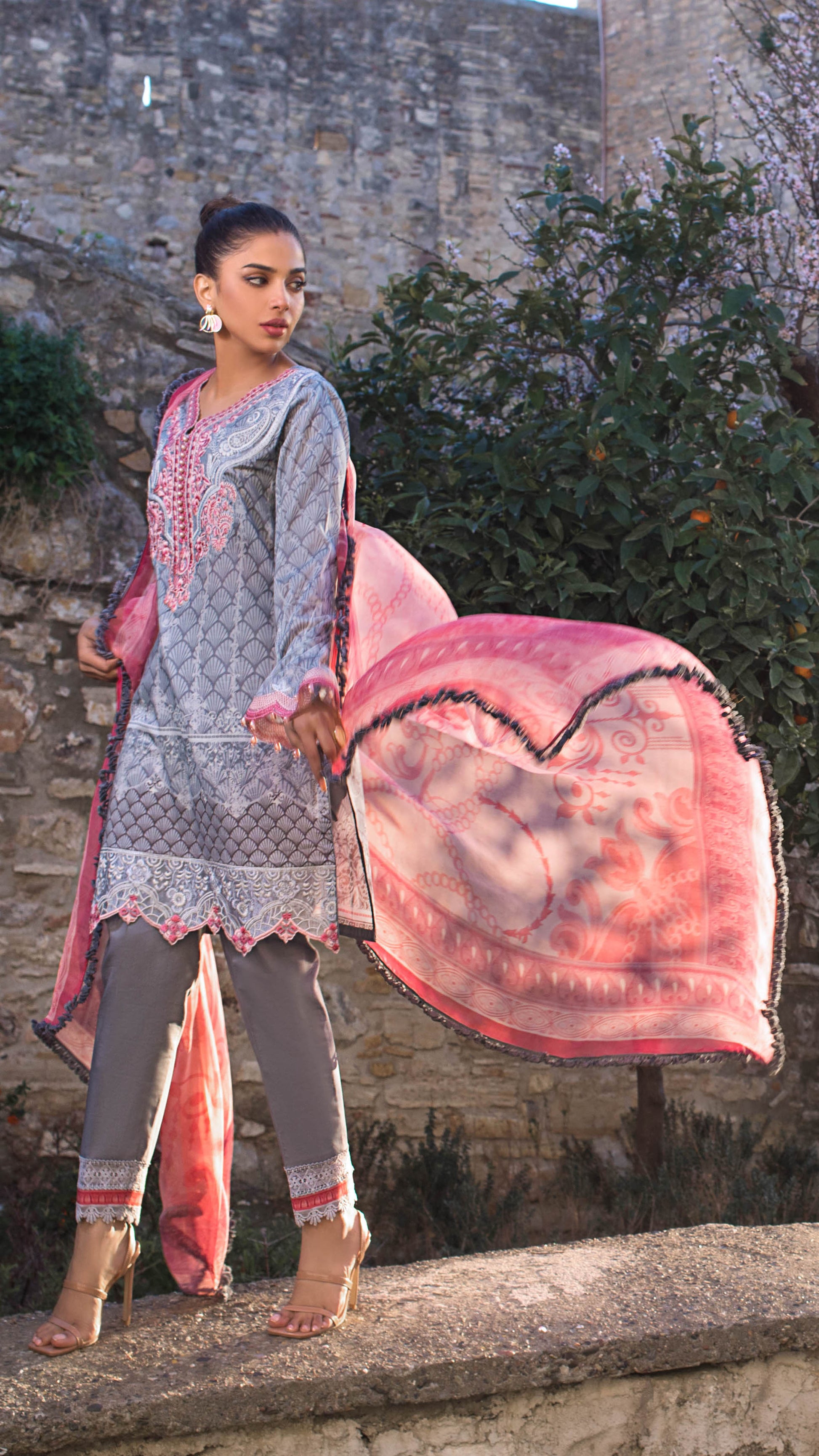 Summer Glory A  | Zainab Chottani  | Tahra Lawn 2021