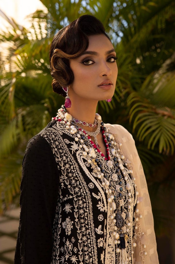 8A | Sana Safinaz | Luxury Lawn 2022