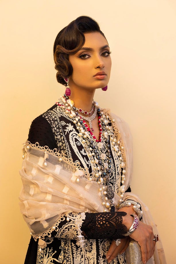 8A | Sana Safinaz | Luxury Lawn 2022