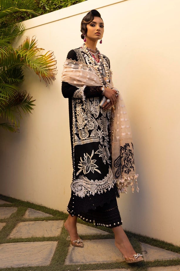 8A | Sana Safinaz | Luxury Lawn 2022