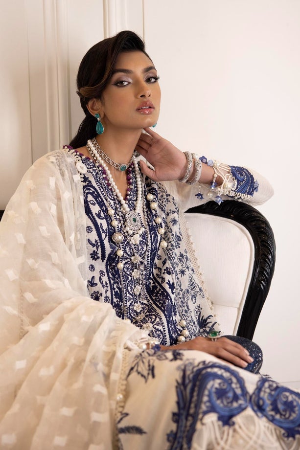 8B | Sana Safinaz | Luxury Lawn 2022