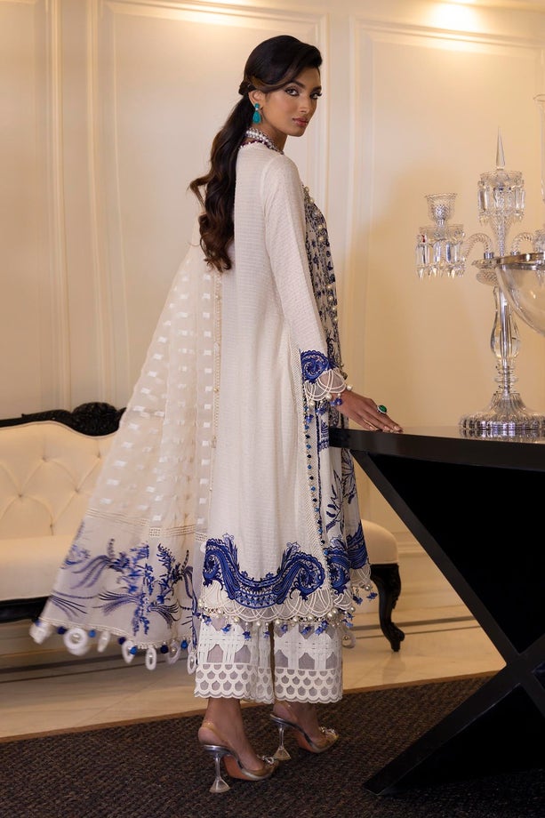 8B | Sana Safinaz | Luxury Lawn 2022