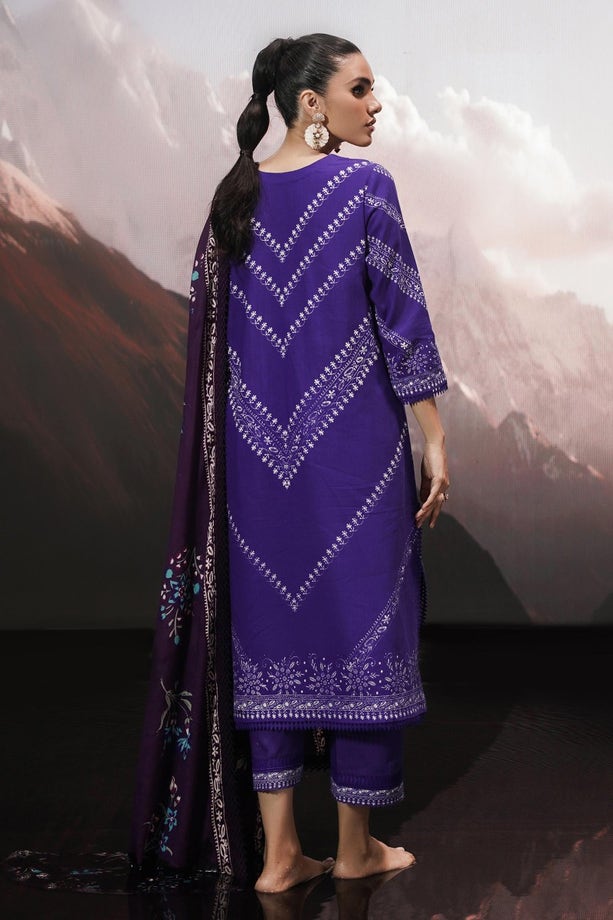 8B | Sana Safinaz | Mahay Winter Collection 2022