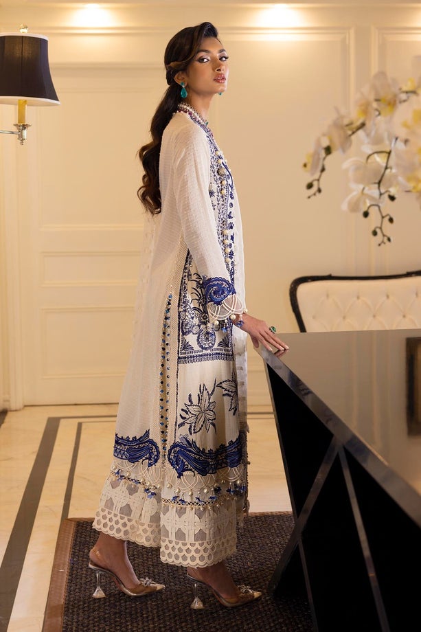 8B | Sana Safinaz | Luxury Lawn 2022