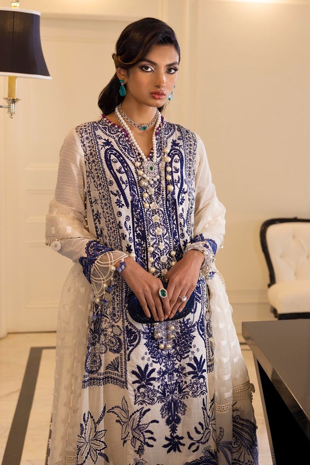 8B | Sana Safinaz | Luxury Lawn 2022