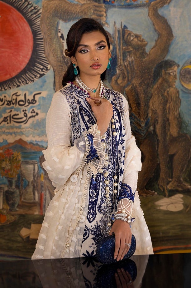 8B | Sana Safinaz | Luxury Lawn 2022