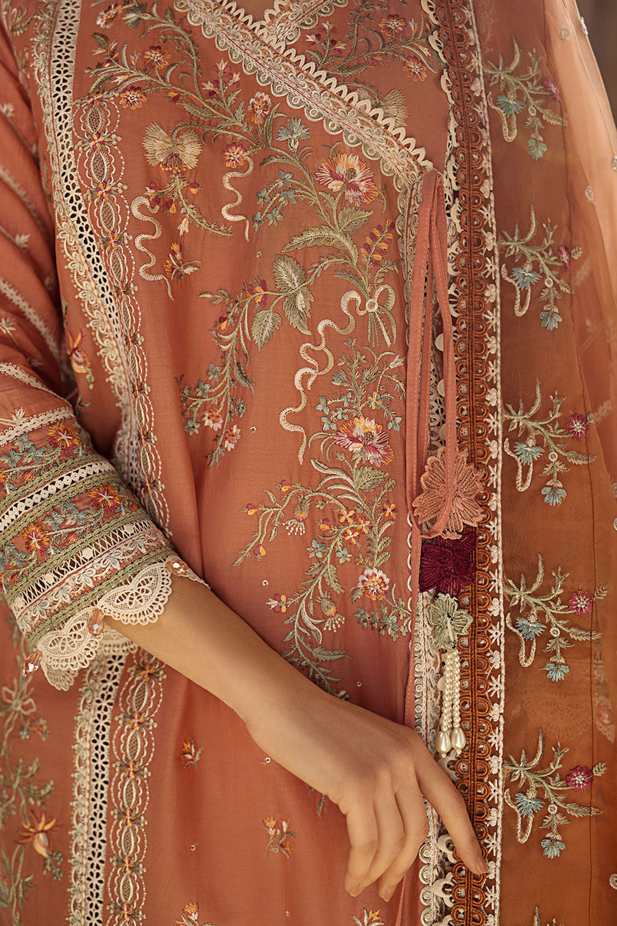 9A | Sobia Nazir | Luxury Lawn 2023