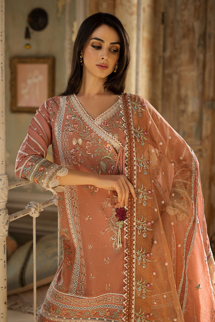 9A | Sobia Nazir | Luxury Lawn 2023