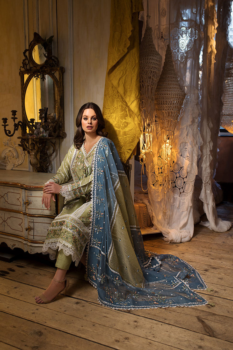 9B | Sobia Nazir | Luxury Lawn 2023
