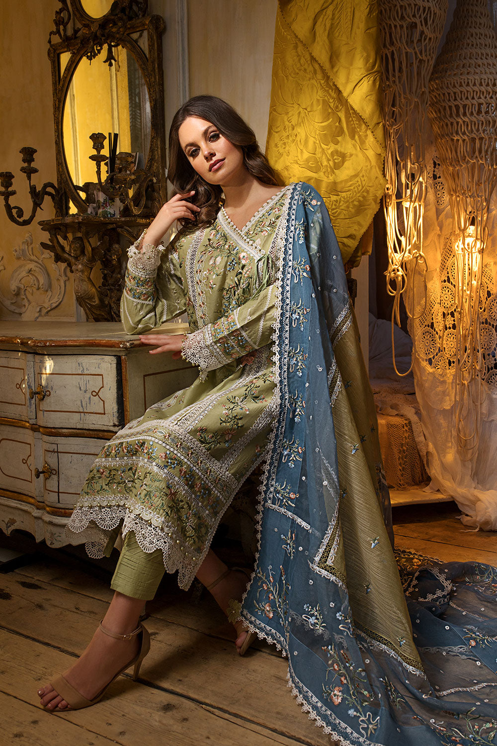 9B | Sobia Nazir | Luxury Lawn 2023