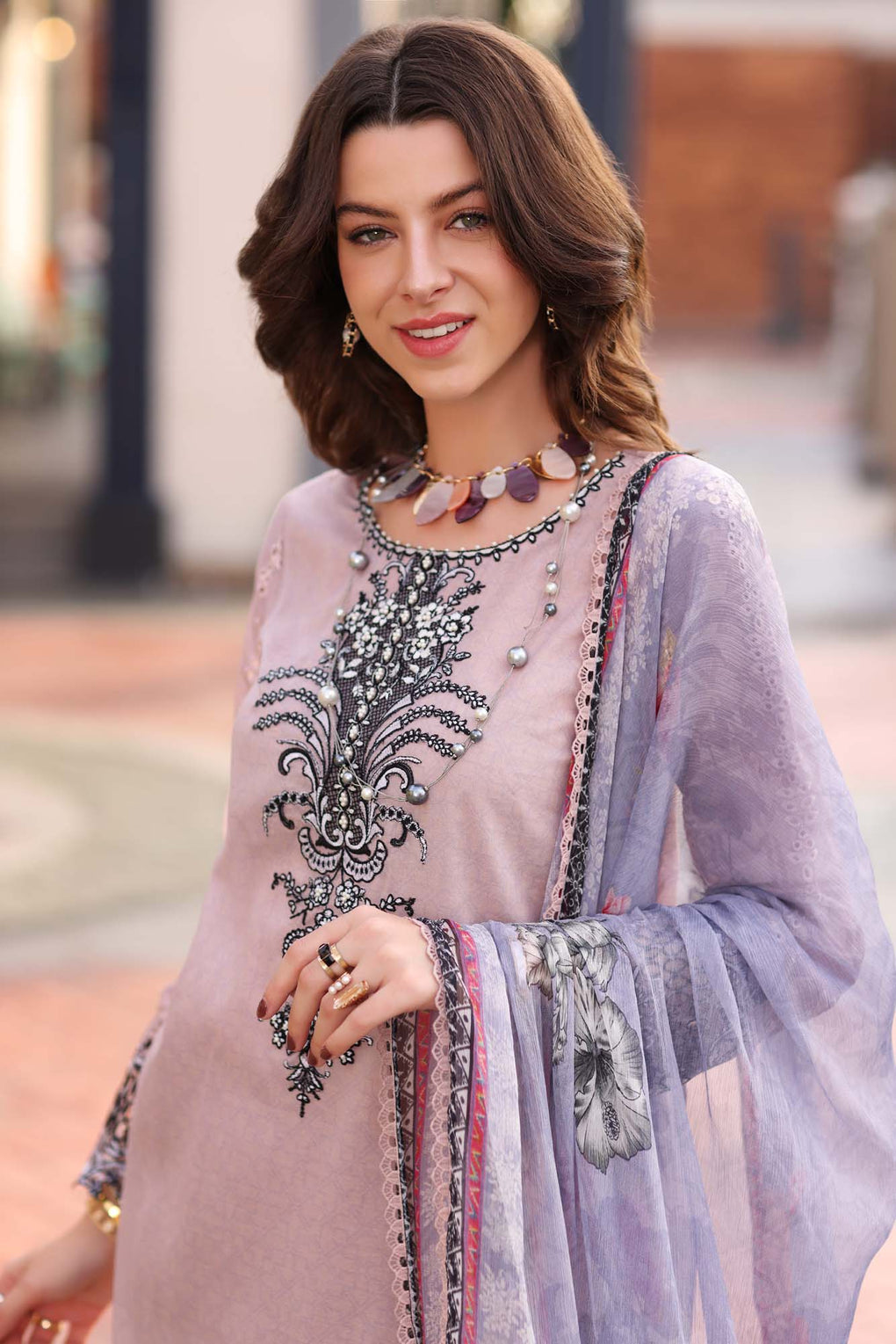 D7A | Noor | Luxe Printkari Lawn 2023