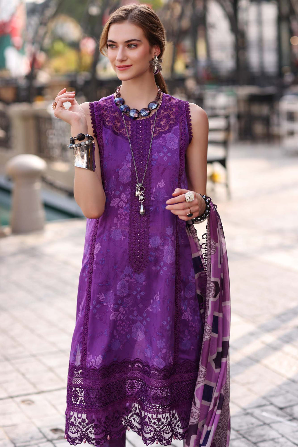 D4A | Noor | Luxe Printkari Lawn 2023